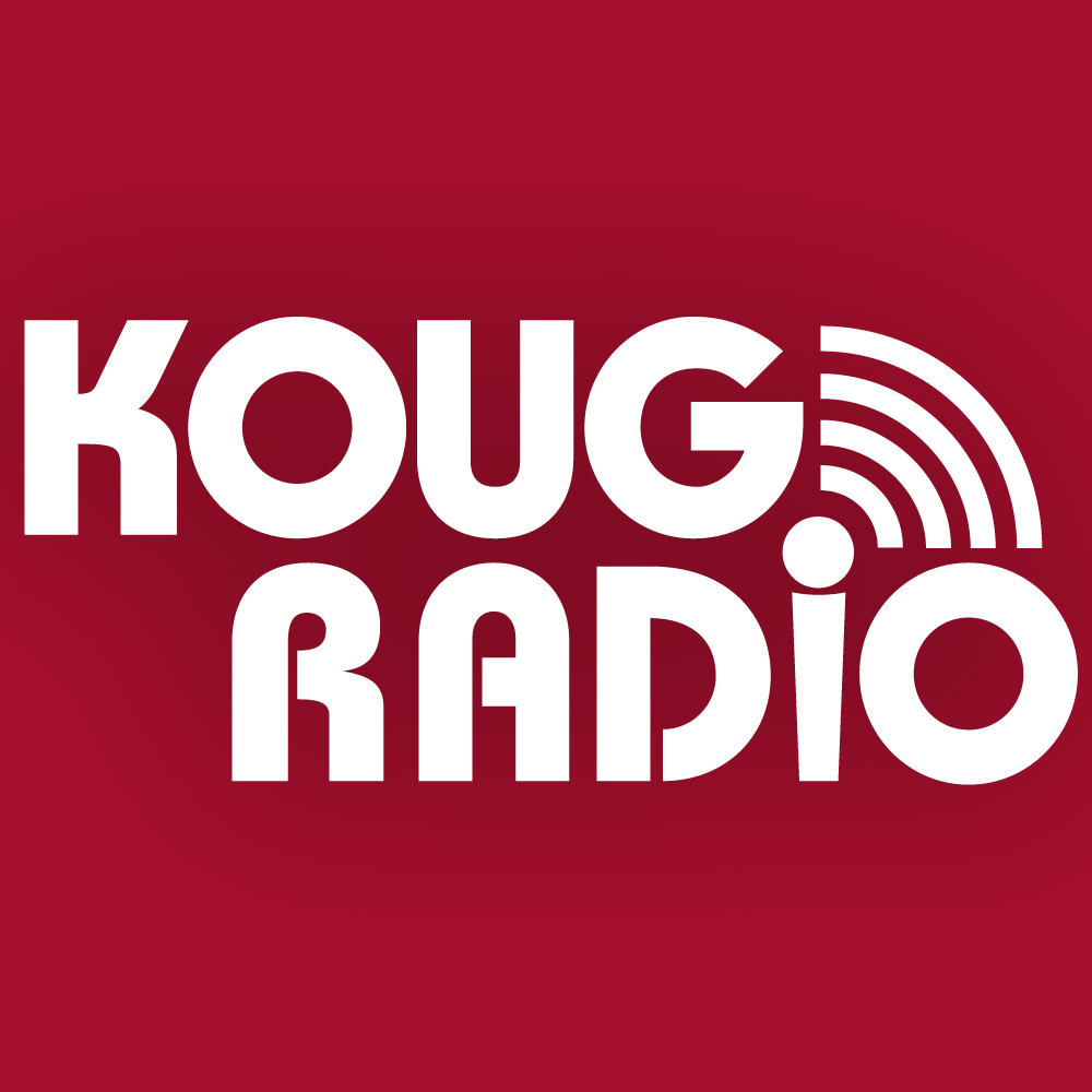 The words "Koug Radio" typed in white over a crimson red background. The "I" in "Radio" has arcs radiating from it like a radio antenna.